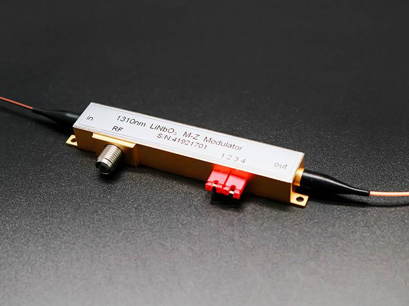 1310nm（保偏）铌酸锂2.5Gb/s 强度调制器